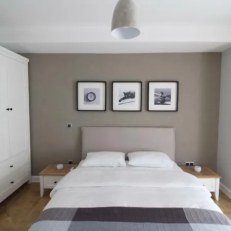 Elia Apartment